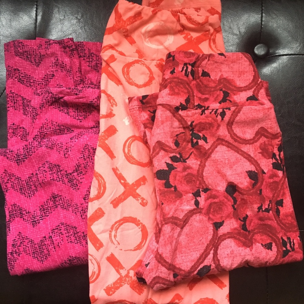 LuLaRoe pink leggings- 2 Valentine’s Day prints!